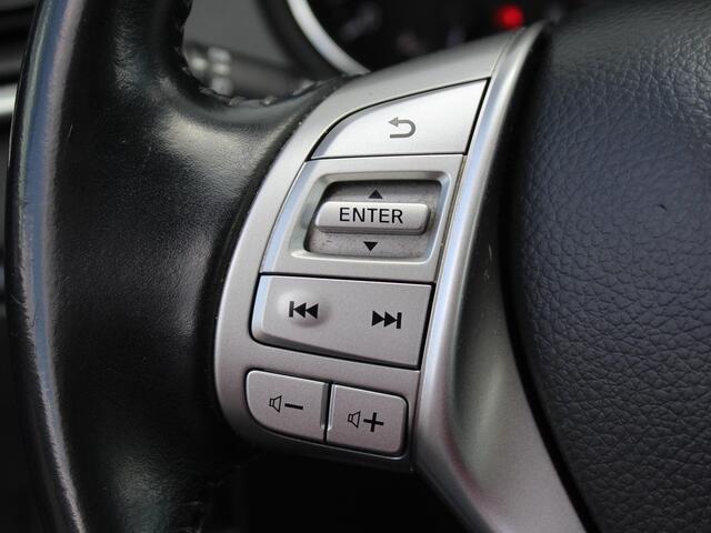 Nissan QASHQAI 1.2 DIG-T 115 Tekna AUTOMAAT / Navigatie / Lederen Bekleding / Stoelverwarming Voor / Panoramadak / 360* Camera /