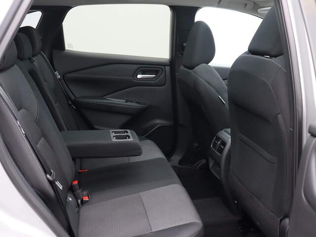 Nissan QASHQAI 140pk MHEV N-Connecta | Adaptieve Cruise Control | Panorama Dak | Parkeersensoren Voor en Achter met Achteruitrijcamera | Draadloos Apple Carplay |