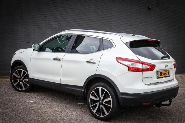 Nissan QASHQAI 1.2 Tekna Net binnen; wordt nog showroom klaargemaakt