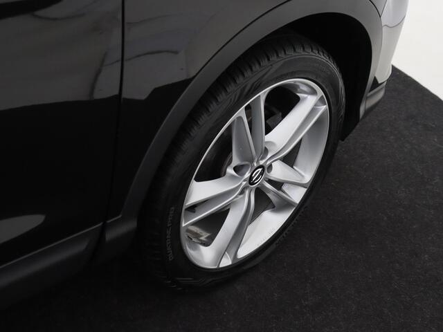 Nissan QASHQAI 1.3 DIG-T N-Motion | Panorama-dak | Navigatie | 360 Camera | Climate Control | Cruise Control