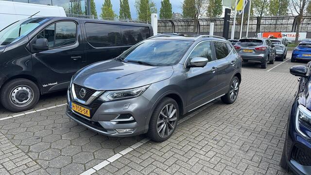 Nissan QASHQAI 1.3 DIG-T Tekna + | Leer | Afneembare trekhaak | Stoel verwarming | Camera | PDC |