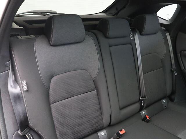 Nissan QASHQAI 158pk MHEV Xtronic Premiere Edition | Slechts 19.769km!! | Head-up Display | Panorama Dak | Adaptieve Cruise Control | Rondom Camera's |