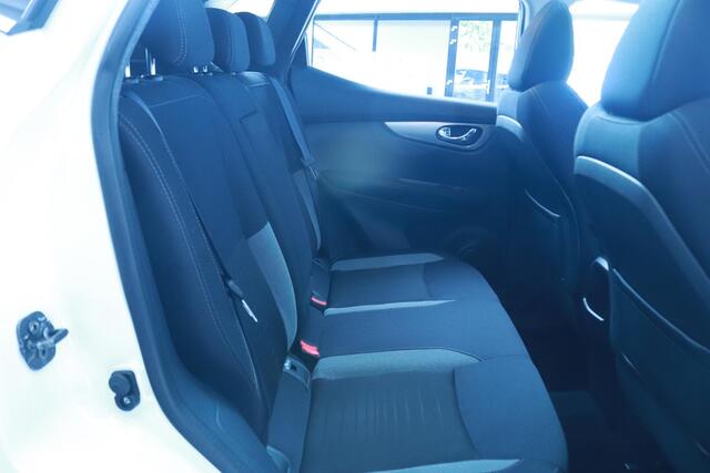 Nissan QASHQAI 1.6 N-Connecta Clima/Navi/Trekhaak 1500KG