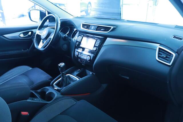 Nissan QASHQAI 1.6 N-Connecta Clima/Navi/Trekhaak 1500KG