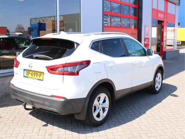 Nissan QASHQAI 1.2 N-Connecta Automaat Trekhaak, Panoramadak, Cruise en Climate Control, Achteruitrijcamera
