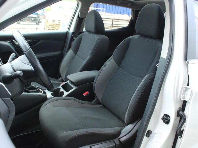 Nissan QASHQAI 1.2 N-Connecta Automaat Trekhaak, Panoramadak, Cruise en Climate Control, Achteruitrijcamera