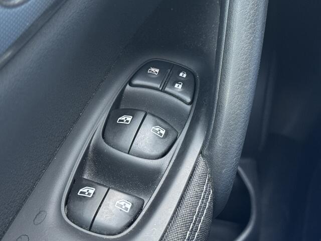 Nissan QASHQAI 1.2 Tekna Prijs Inclusief Onderhoud & 12 Maand BOVAG Garantie | Panoramadak | Trekhaak |