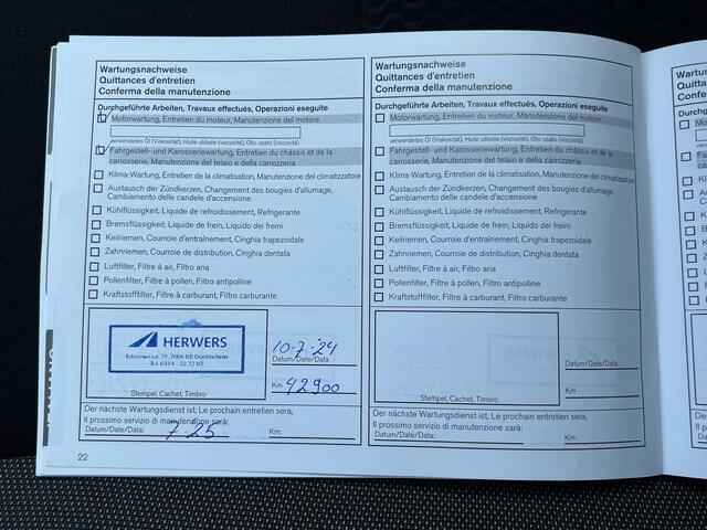 Nissan QASHQAI 1.3 DIG-T N-Connecta Automaat / Panoramadak / Achteruitrijcamera / Apple Carplay & Android Auto / Navigatie full map / Vooruit- en Stoelverwarming voor / Cruise- en Climate Control /