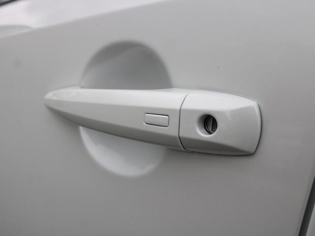 Nissan QASHQAI Tekna Plus 1.3 MHEV 158PK Xtronic Automaat Navigatie, Rondomzichtcamera, Keyless, Panoramadak, Leder, Elektrische Kofferbak, Stoelverwarming, Massage