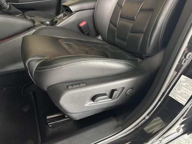 Nissan QASHQAI 1.2 Business Edition Pano | Trekhaak | Camera | Lederen bekleding