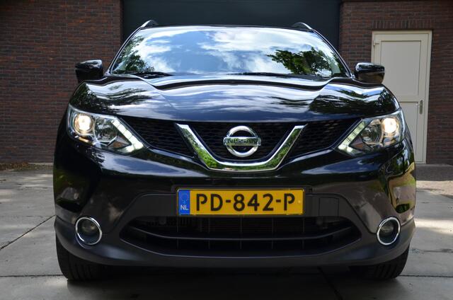 Nissan QASHQAI 1.2 Business Edition Ecc/Navi/Rondomzicht-Camera/Cr-Controle/Panorama-Dak/18-Inch Lmv/Privacy-Glass/Led/Trekhaak/Side-bars
