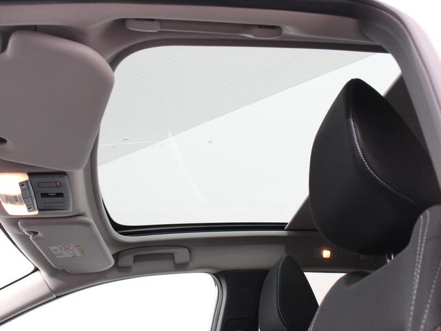 Nissan QASHQAI 1.3 MHEV Design Acenta Panorama dak Climate control Adaptive cruise control LED Parkeersensoren Achteruitrijcamera Apple Carplay/ Android Auto