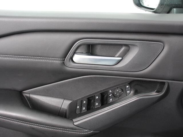 Nissan QASHQAI 1.3 MHEV Design Acenta Panorama dak Climate control Adaptive cruise control LED Parkeersensoren Achteruitrijcamera Apple Carplay/ Android Auto