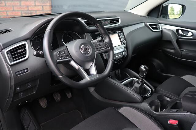 Nissan QASHQAI 1.6 N-Connecta Pano, trekhaak