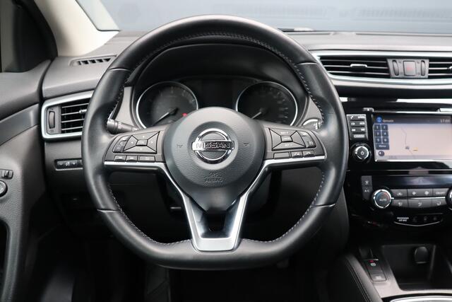 Nissan QASHQAI 1.6 N-Connecta Pano, trekhaak