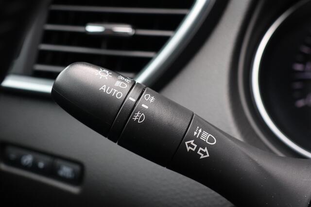 Nissan QASHQAI 1.6 N-Connecta Pano, trekhaak