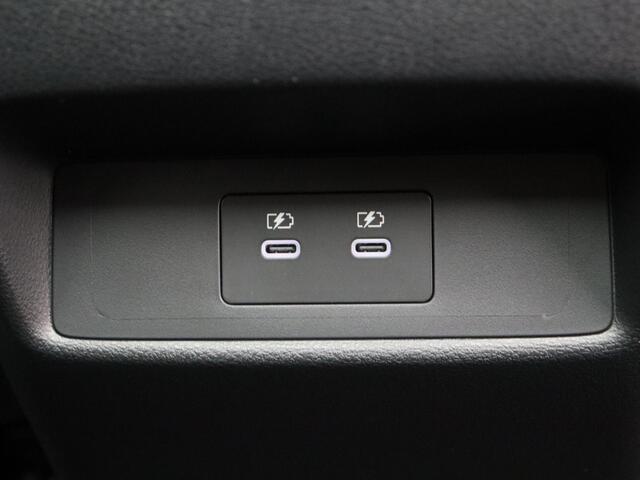 Nissan QASHQAI 1.3 MHEV N-Connecta | Rijklaarprijs!! | 18" Lichtmetalen Velgen | Stoel, Stuur en Voorruitverwarming | Adaptieve Cruise Control | Keyless Entry | Panorama Dak |