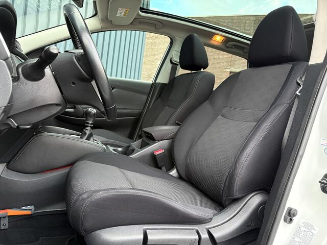 Nissan QASHQAI 1.2 N-Connecta | 360 Camera | Trekhaak | Panodak | Prijs Rijklaar!!