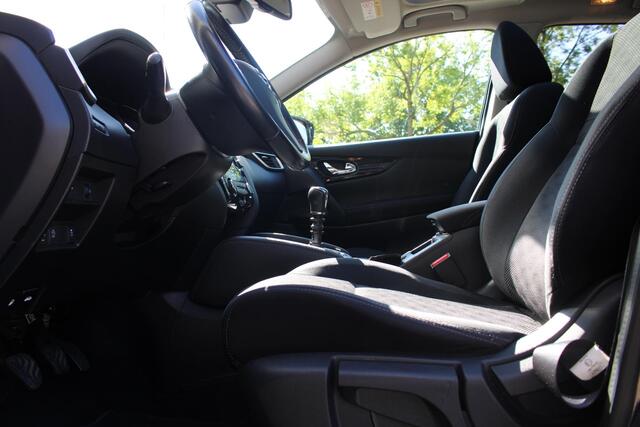 Nissan QASHQAI 1.2 N-Connecta Afneembare Trekhaak | Panorama dak | CruiseControl | Climate Control | Navigatie | 360 graden camera | Parkeersensoren