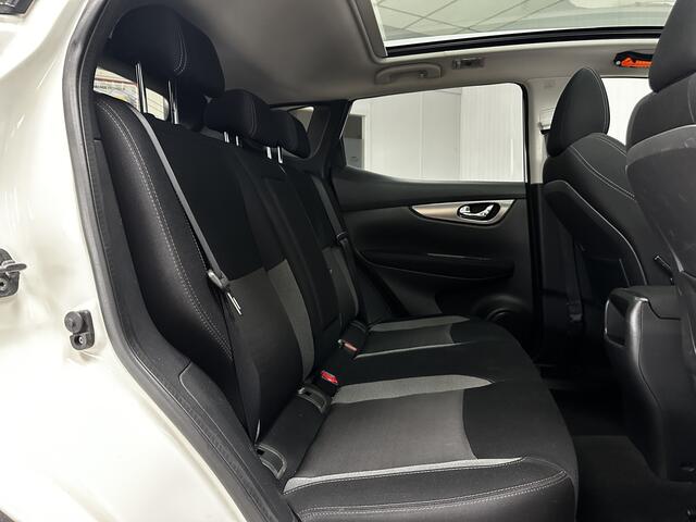 Nissan QASHQAI 1.2 N-Connecta/ 360° Camera/ 18'' LMV/ Keyless/ Lane-Assist./ DAB+/ Panorama-Dak/ Navi/ Clima/ Cruise/ Elek. pakket/ Isofix/ Bluetooth/ Armsteun/ Multi. LEDER. Stuur/ Mistl./ PDC V+A/ Extra getint glas/ Chro