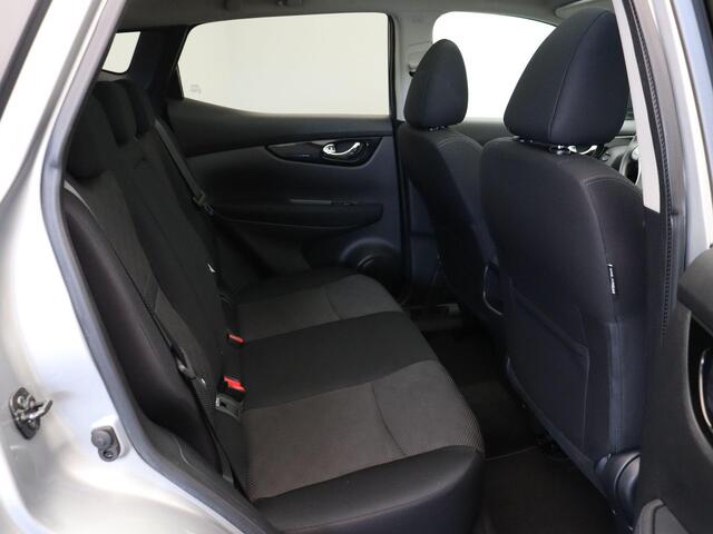 Nissan QASHQAI 1.2 N-Connecta | Climate control | Navigatie | Trekhaak | Panormadak | Rondomzicht camera |