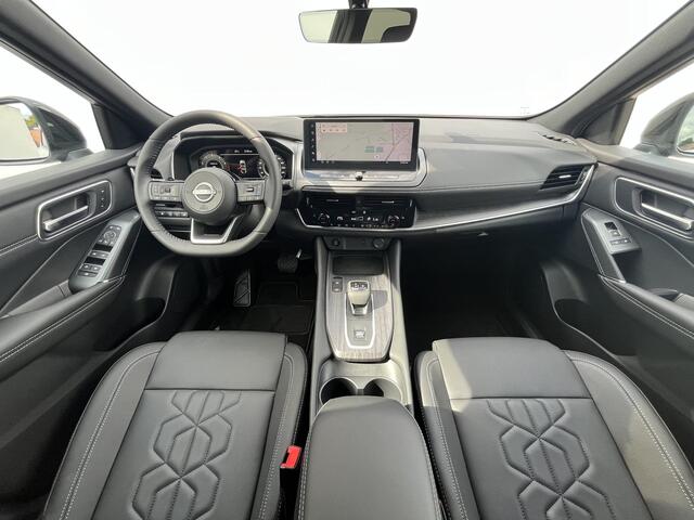 Nissan QASHQAI 1.3 MHEV Xtronic Tekna Automaat / ¤4.000,- Nissan Voorraadvoordeel / NIEUW uit voorraad leverbaar! / Panoramadak / Googlemaps Navigatie / HUD / 360° Camera / Apple Carplay & Android Auto / Elektrische Achterklep / Stuur- en Stoelverwarming voor / Voorruit