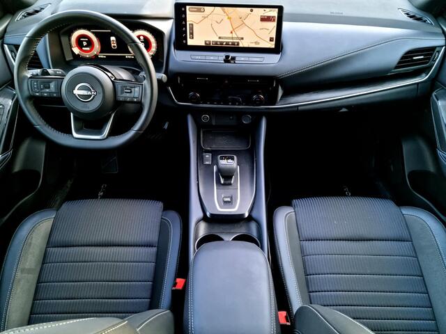 Nissan QASHQAI 1.3 MHEV Xtronic Tekna / Trekhaak ( 1.800 KG ) / All season banden / Panoramadak / Elektrische kofferbak / Elektrisch verstelbare bestuurdersstoel