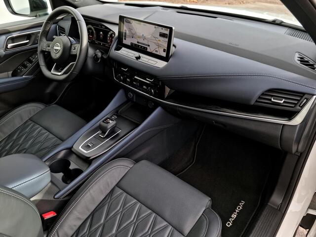 Nissan QASHQAI 1.3 MHEV Xtronic Tekna Plus / Trekhaak ( 1.800 kg ) / All season banden / Apple carplay / Android auto / Panoramadak / Bose geluidsinstallatie / Massage stoelen /