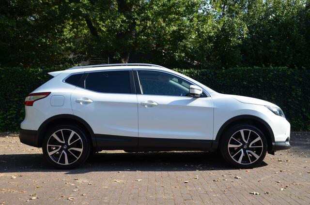 Nissan QASHQAI 1.2 N-Connecta Navi/Pdc/Ecc/Panoramadak/360 graden camera/Trekhaak/Extra getint glas