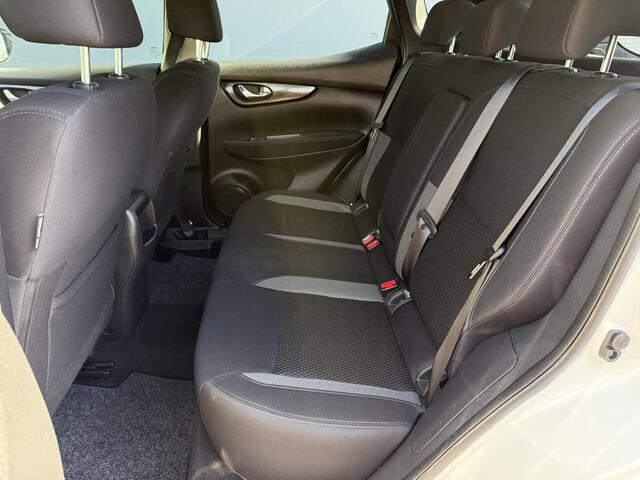 Nissan QASHQAI 1.3 DIG-T N-Connecta / Trekhaak / 1500KG Trekgewicht / Stoel Verwarming / Achteruitrij Camera / Apple Carplay&Android Auto / Cruise /