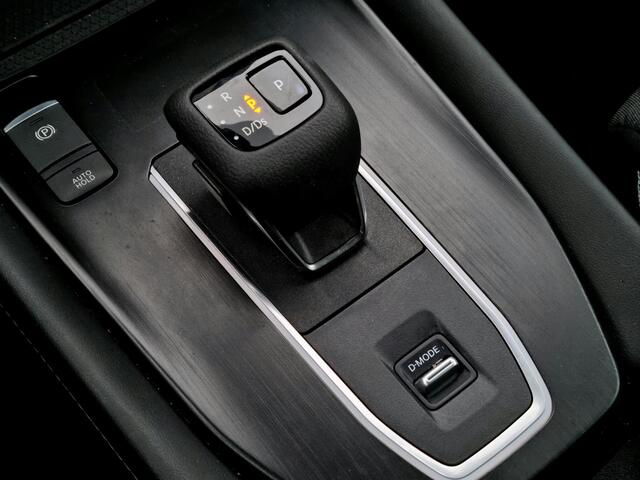 Nissan QASHQAI 1.3 MHEV Xtronic Tekna / Trekhaak ( 1.800 kg ) / All season banden / Apple carplay / Android auto / Head-up Display / Panoramadak / Elektrische kofferbak