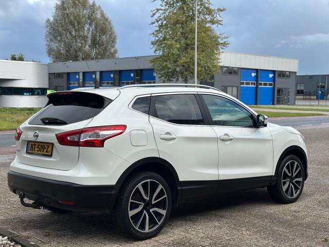 Nissan QASHQAI 1.2 Tekna Automaat '' Trekhaak - Allseasonbanden - 360 Camera ''