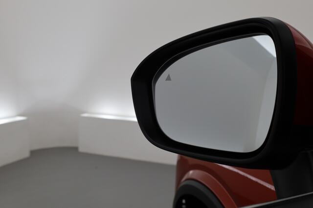 Nissan QASHQAI 1.3 MHEV Xtronic Business Premium | Trekhaak | Pano | 360cam | CarPlay | Keyless | Adapt. Cruise