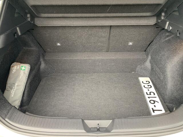 Nissan QASHQAI 1.3 MHEV Acenta | Panoramisch glazendak | Adaptieve cruise control | Trekhaak