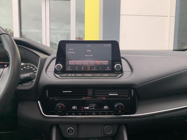 Nissan QASHQAI 1.3 MHEV Acenta | Panoramisch glazendak | Adaptieve cruise control | Trekhaak