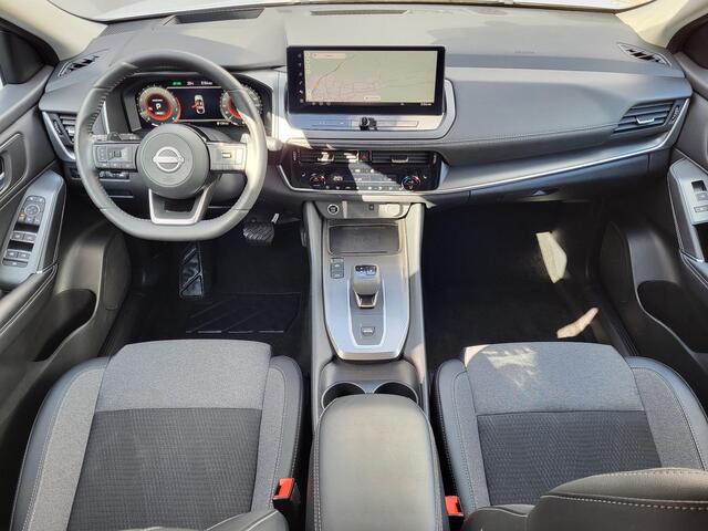 Nissan QASHQAI 1.3 MHEV Xtronic N-Connecta / HUD / Nieuw Model / Facelift / Design Pack / Cold Pack / Allseason banden / Trekgewicht 1800 kg / Stuur-, Stoel en Voorruitverwarming / Elektrische achterklep /Rondomzicht camera / Adaptief CC /