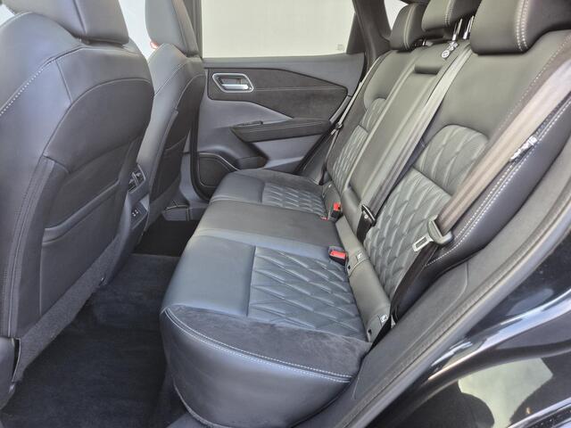 Nissan QASHQAI 1.3 MHEV Xtronic Tekna Plus Automaat / Nieuw Model / Facelift / HUD / Panoramadak / Stoel met massage functie / Trekgewicht 1800 kg / Elektrische achterklep / Rondomzicht camera / Stuur-, Stoel en Voorruit verwarming /