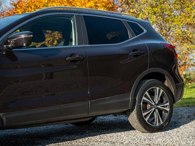 Nissan QASHQAI 1.3 DIG-T N-Connecta // trekhaak // panoramadak