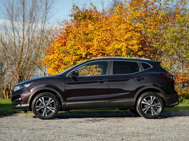 Nissan QASHQAI 1.3 DIG-T N-Connecta // trekhaak // panoramadak