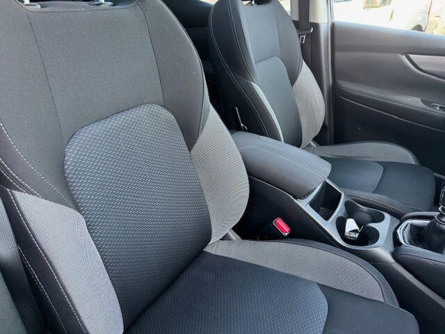 Nissan QASHQAI 1.2 Tekna 112.000km Airco/ECC,Navigatie,Camera,Panoramadak