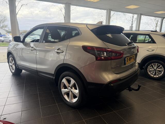Nissan QASHQAI 1.3 DIG-T Bus. Ed.