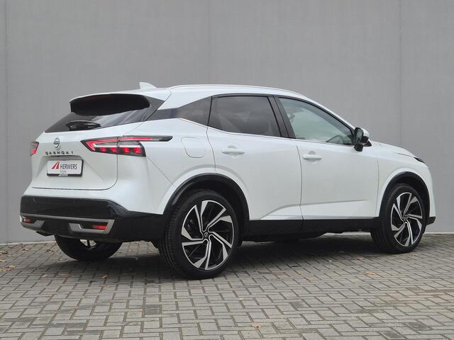 Nissan QASHQAI 1.3 MHEV Xtronic Tekna Plus Automaat / Fabrieksgarantie tot 03-2028 / Facelift / HUD / Panoramadak / Trekgewicht 1800 kg / Stuur-, Stoel en Voorruit verwarming / Rondomzicht camera / Bose Audio Systeem / Adaptief CC / Stoelen met massage functie /