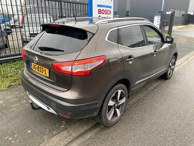 Nissan QASHQAI 1.2 DiG-T Tekna met o.a. panoramadak, stoelverwarming, leer, navigatie, trekhaak, etc.