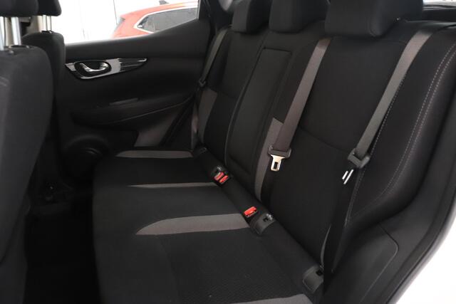 Nissan QASHQAI 1.3 DIG-T N-Connecta | Camera | Navigatie | Voorruitverwarming | Trekhaak | All season banden | AppleCarplay AndroidAuto |