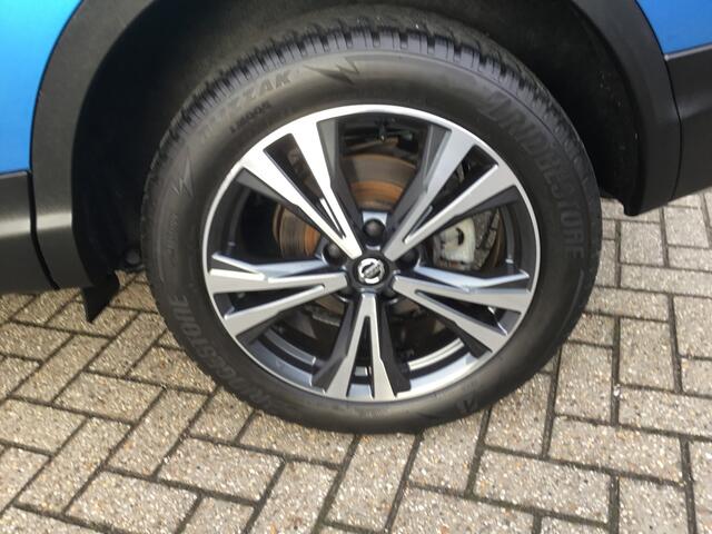 Nissan QASHQAI 1.3 DIG-T 140 N-Connecta+Design Pack