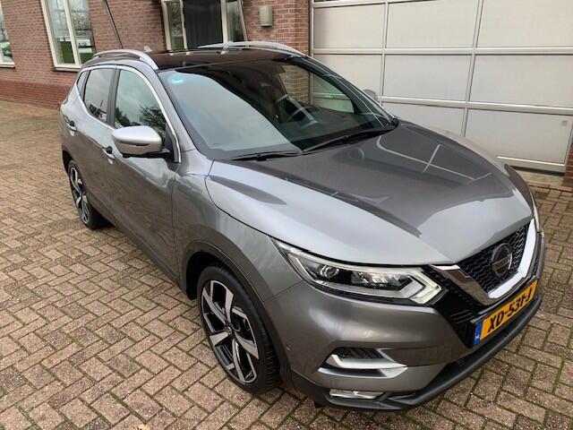 Nissan QASHQAI 1.3 DIG-T Tekna + Trekhaak / Panoramadak / Leer