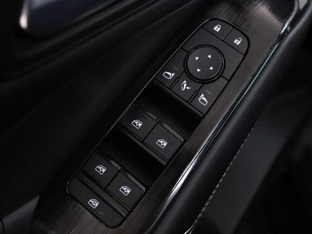 Nissan QASHQAI 1.3 MHEV Premiere Ed. Pano/Trekhaak/Winterset