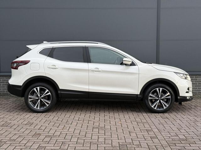 Nissan QASHQAI 1.3 DIG-T N-Connecta / Dealer Onderhouden / Trekhaak / 1500KG Trekgewicht / Panorama / 360º Camera / Stoel Verwarming / Keyless / Apple Carplay /