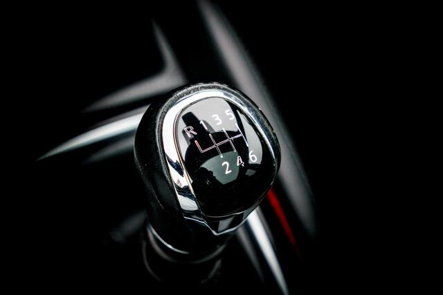 Nissan QASHQAI 1.3 141 PK DIG-T Tekna + | Leer | Panodak | Camera | Trekhaak | | Clima | Pdc | 19 INCH LMV | Stoel Verw | DAB Audio |