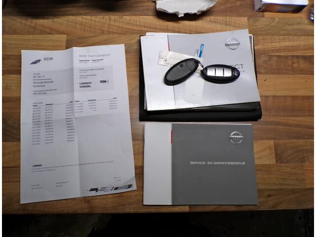 Nissan QASHQAI 1.2 Business Edition PANORAMADAK CAMERA CRUISECONT TEL NAV.....